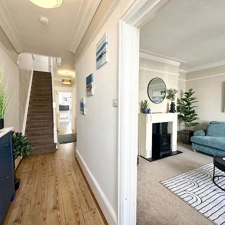 The Capstone Retreat - Beautiful Detached Family Home By Coastline Retreats, Arcade Machine, Parking, Bbq Борнмът Екстериор снимка